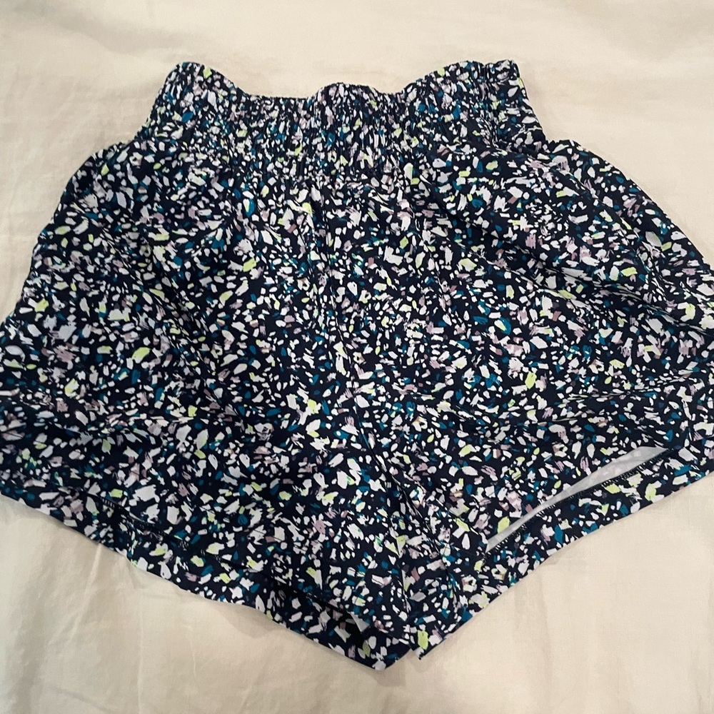 Athleta high rise weekender run shorts - Picture 3 of 5